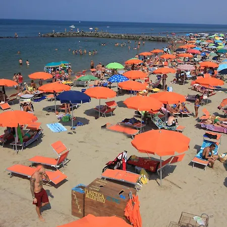 بيت للعطل Domus Mare